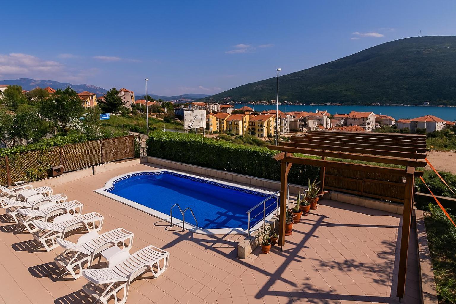 Villa Sea-N-Sun, 7 Bedrooms & Pool, Nearby Portonovi Marina. Дженовичи Экстерьер фото