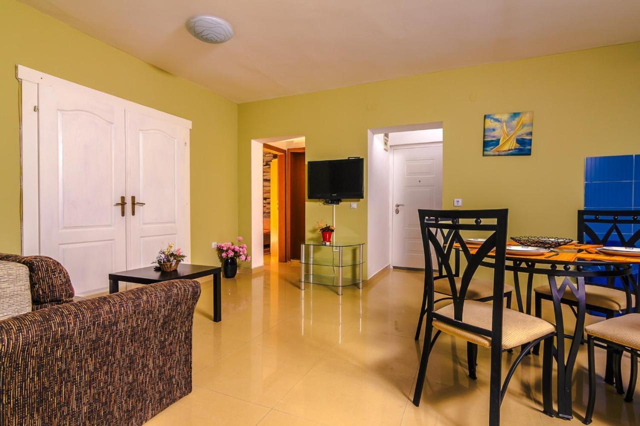 Villa Sea-N-Sun, 7 Bedrooms & Pool, Nearby Portonovi Marina. Дженовичи Экстерьер фото