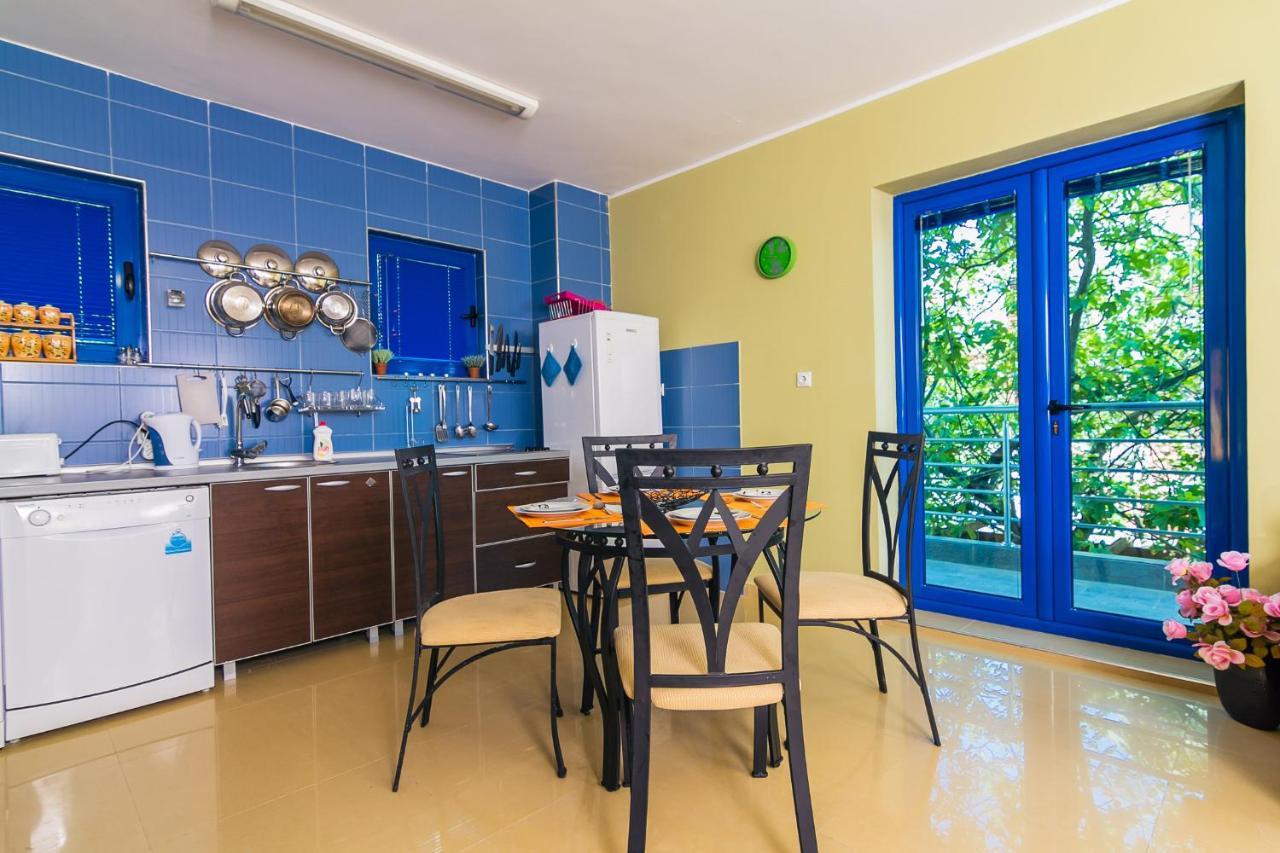 Villa Sea-N-Sun, 7 Bedrooms & Pool, Nearby Portonovi Marina. Дженовичи Экстерьер фото