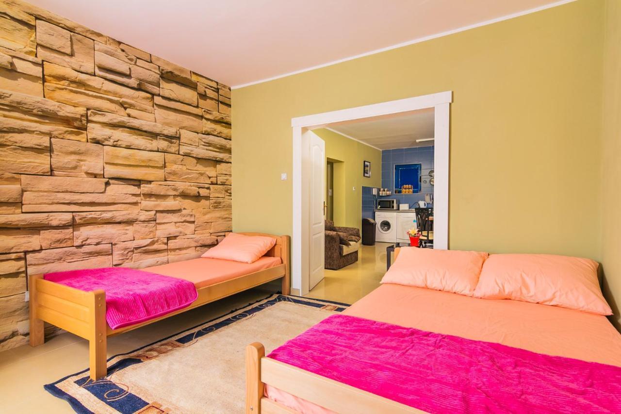 Villa Sea-N-Sun, 7 Bedrooms & Pool, Nearby Portonovi Marina. Дженовичи Экстерьер фото