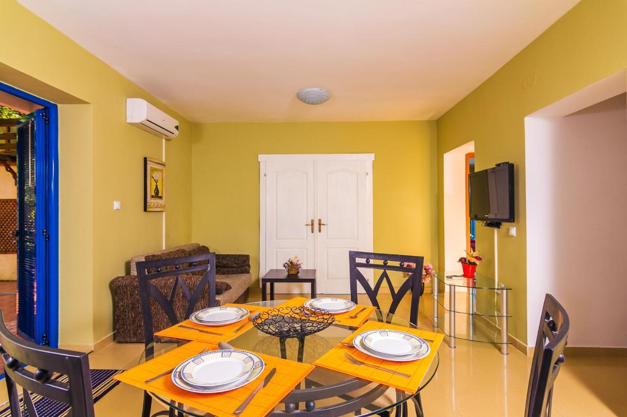 Villa Sea-N-Sun, 7 Bedrooms & Pool, Nearby Portonovi Marina. Дженовичи Экстерьер фото